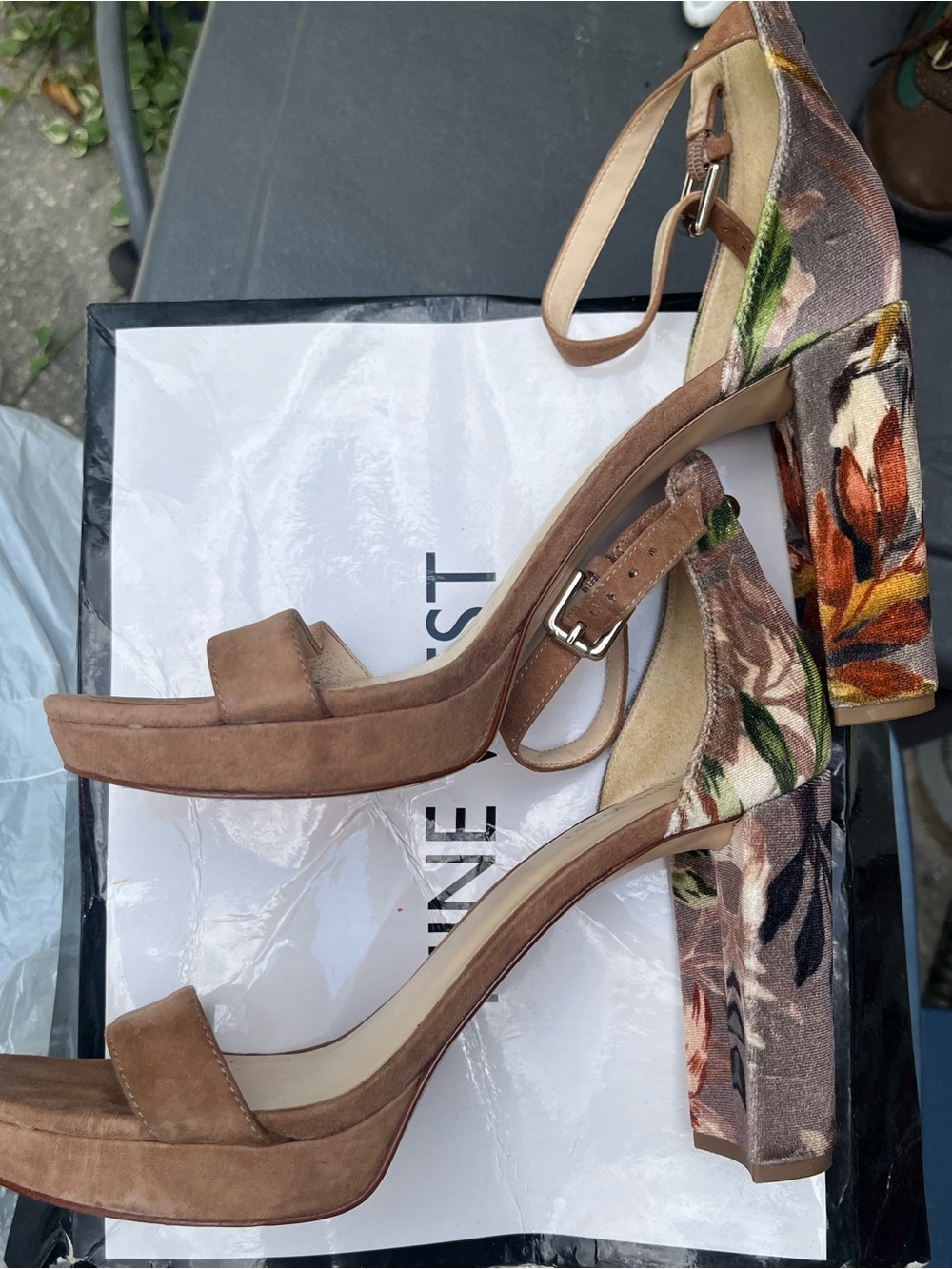 Nine West Floral Block Heel Ankle-Strap Sandals in Brown size 9